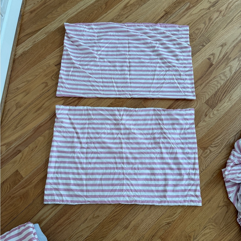 Pink and white striped bed sheet set - Queen - Picture 2 of 7